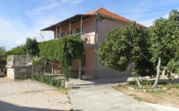 Apartments Julia, private accommodation in city Pirovac, Croatia